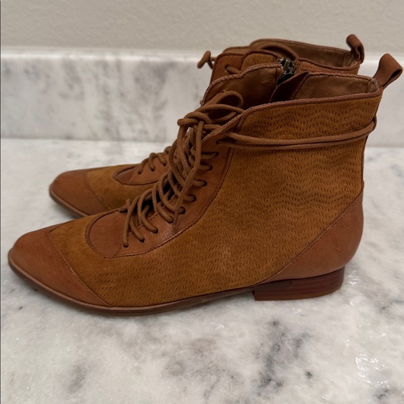 Kelsi Dagger Sedona Lace-Up Bootie in Russet Suede 6.5 - Picture 4 of 7